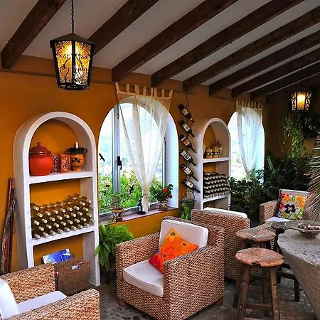 La Loma Bed & Breakfast *